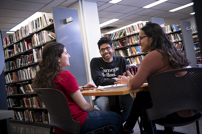Image of CMU students in the Libraries.