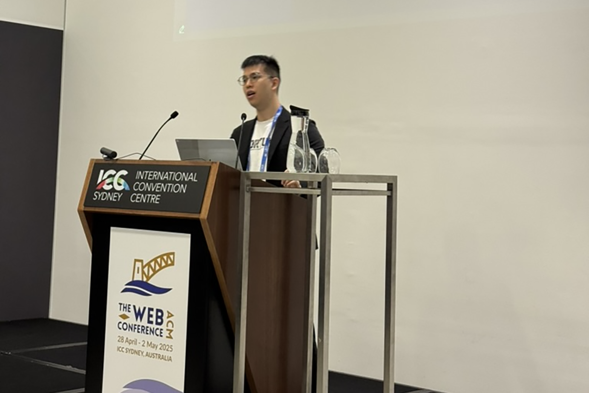 Eason Chen presenting his paper at ACM The Web Conference